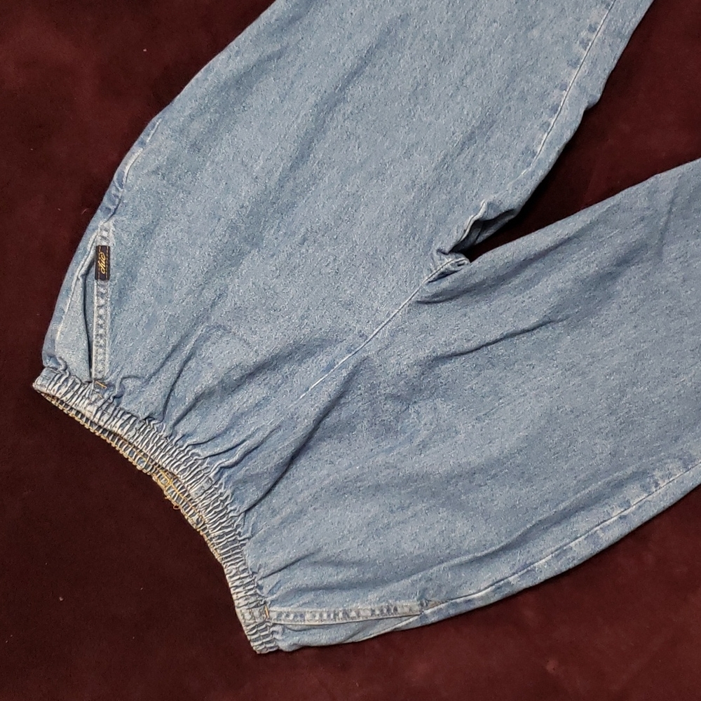Vintage Chic Elastic Waist Baggy Straight Leg "Mom" Jeans